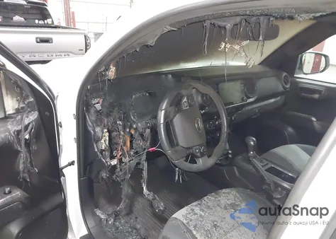 2021 Toyota Tacoma Trd Off-Road z USA, uszkodzony, nr VIN 3TMCZ5AN0MM441950